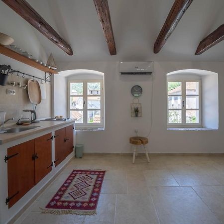 Apartments Oliva Рисан Екстериор снимка