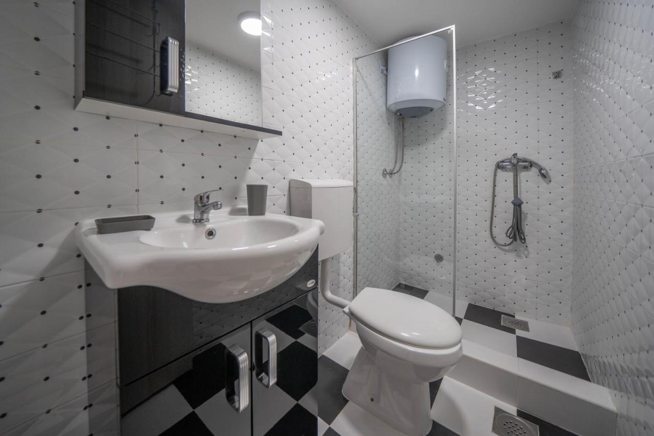 Apartments Oliva Рисан Екстериор снимка