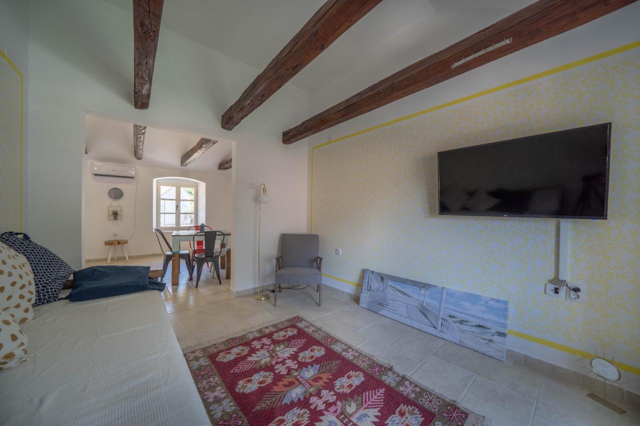 Apartments Oliva Рисан Екстериор снимка