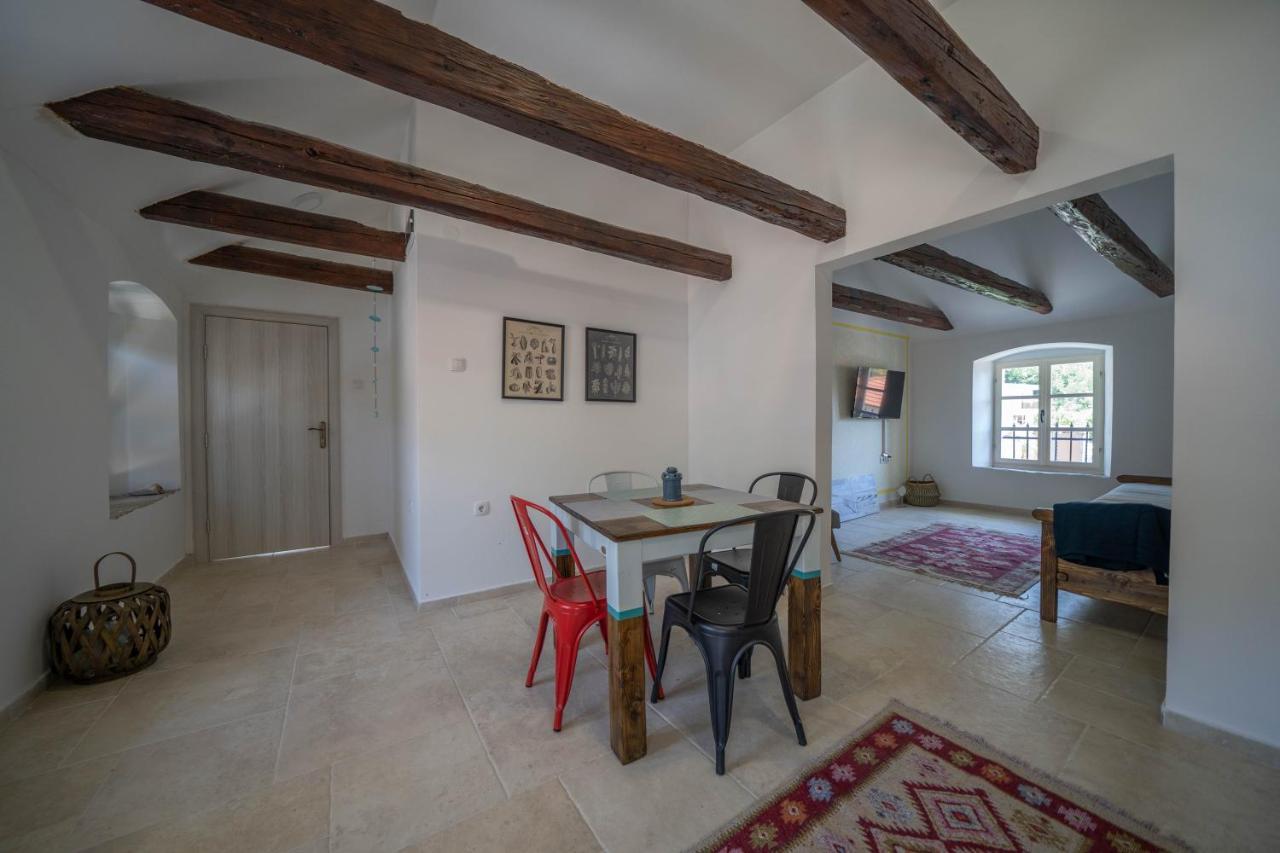 Apartments Oliva Рисан Екстериор снимка