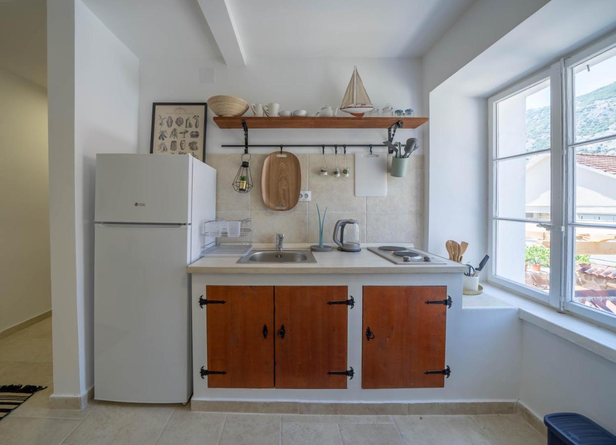 Apartments Oliva Рисан Екстериор снимка