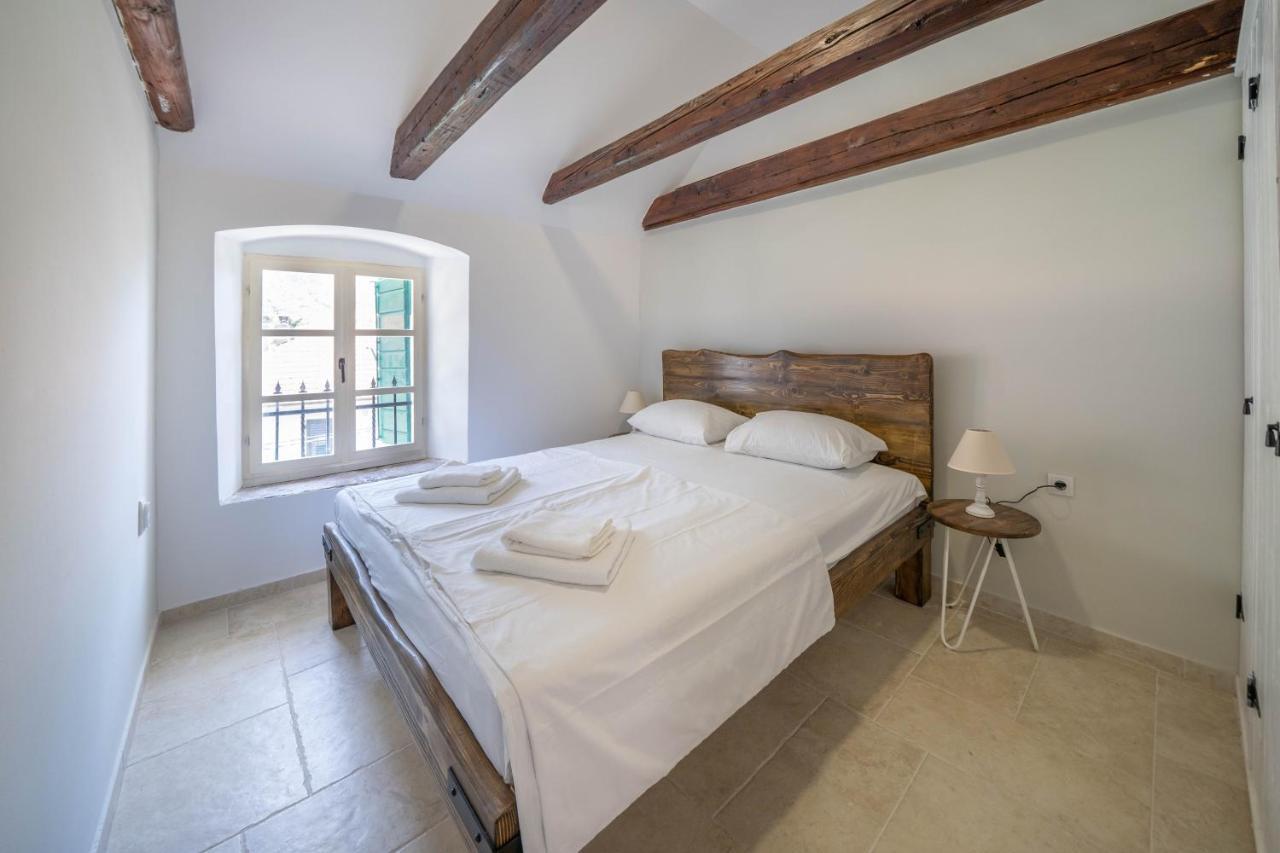Apartments Oliva Рисан Екстериор снимка