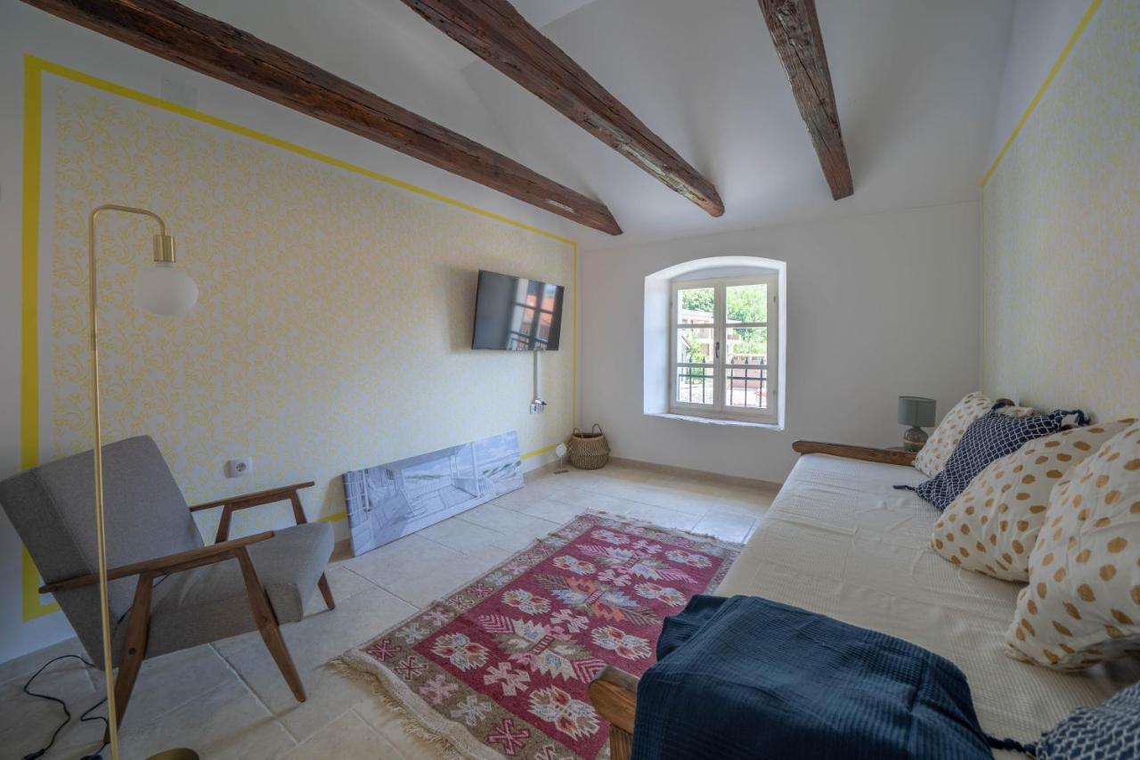 Apartments Oliva Рисан Екстериор снимка