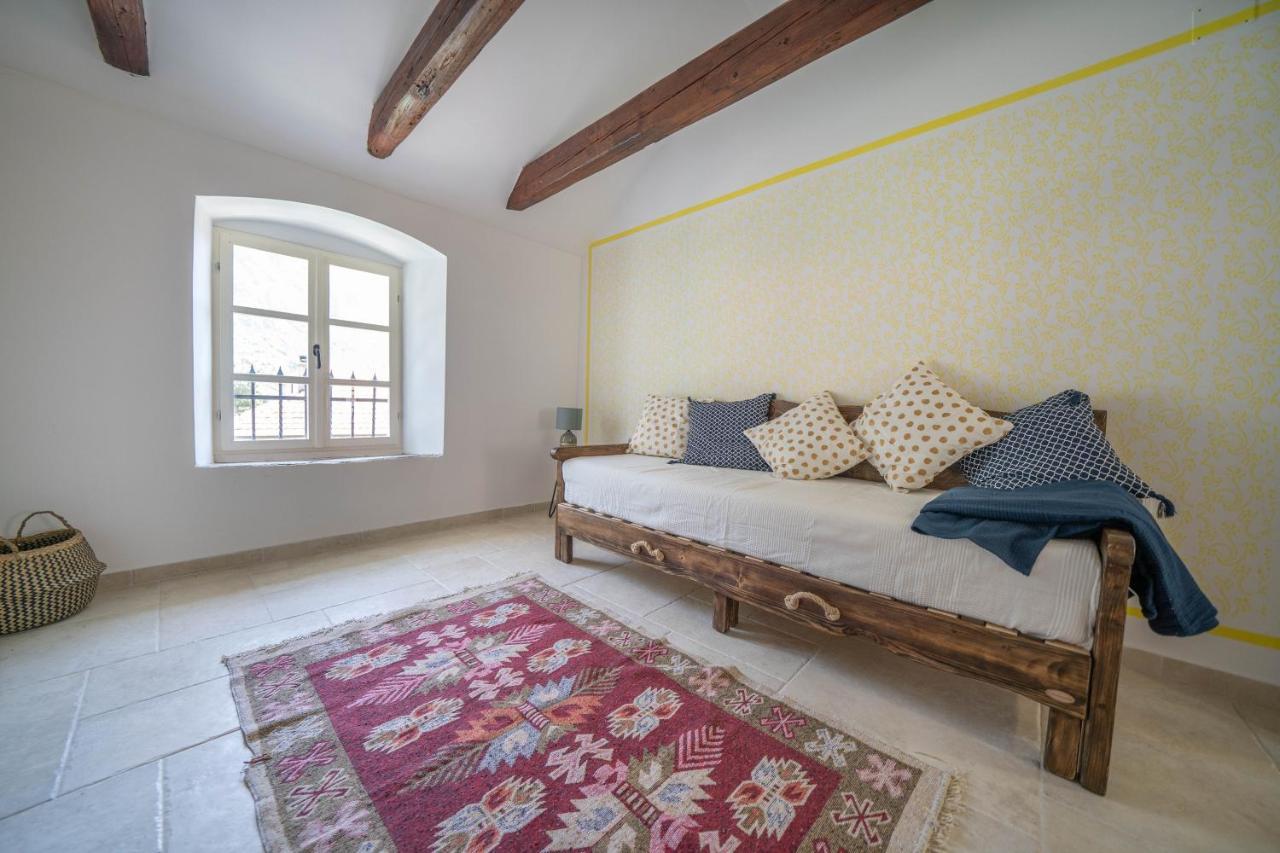Apartments Oliva Рисан Екстериор снимка