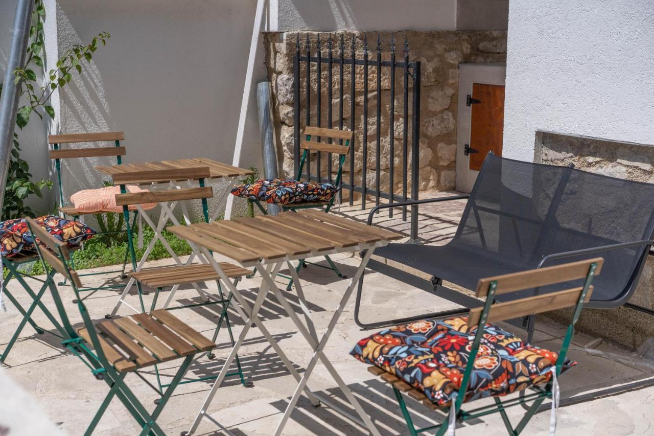 Apartments Oliva Рисан Екстериор снимка