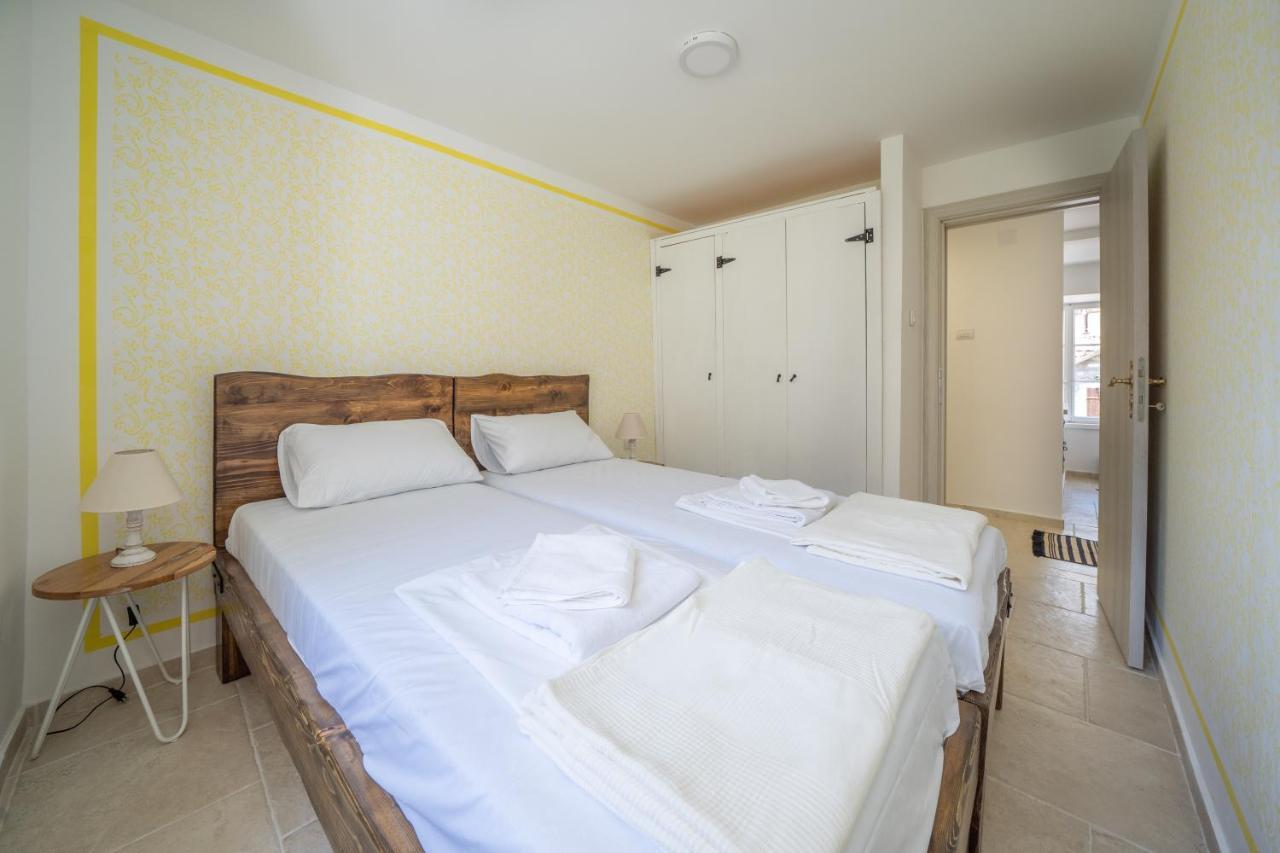 Apartments Oliva Рисан Екстериор снимка