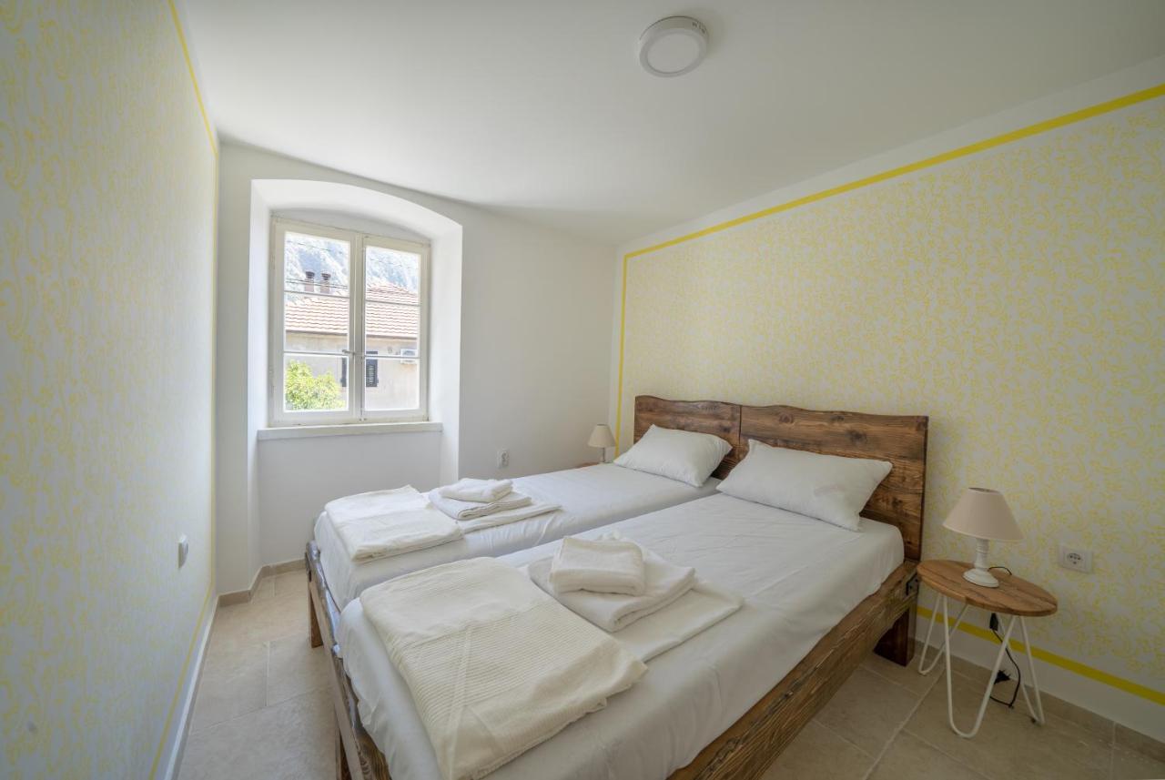 Apartments Oliva Рисан Екстериор снимка
