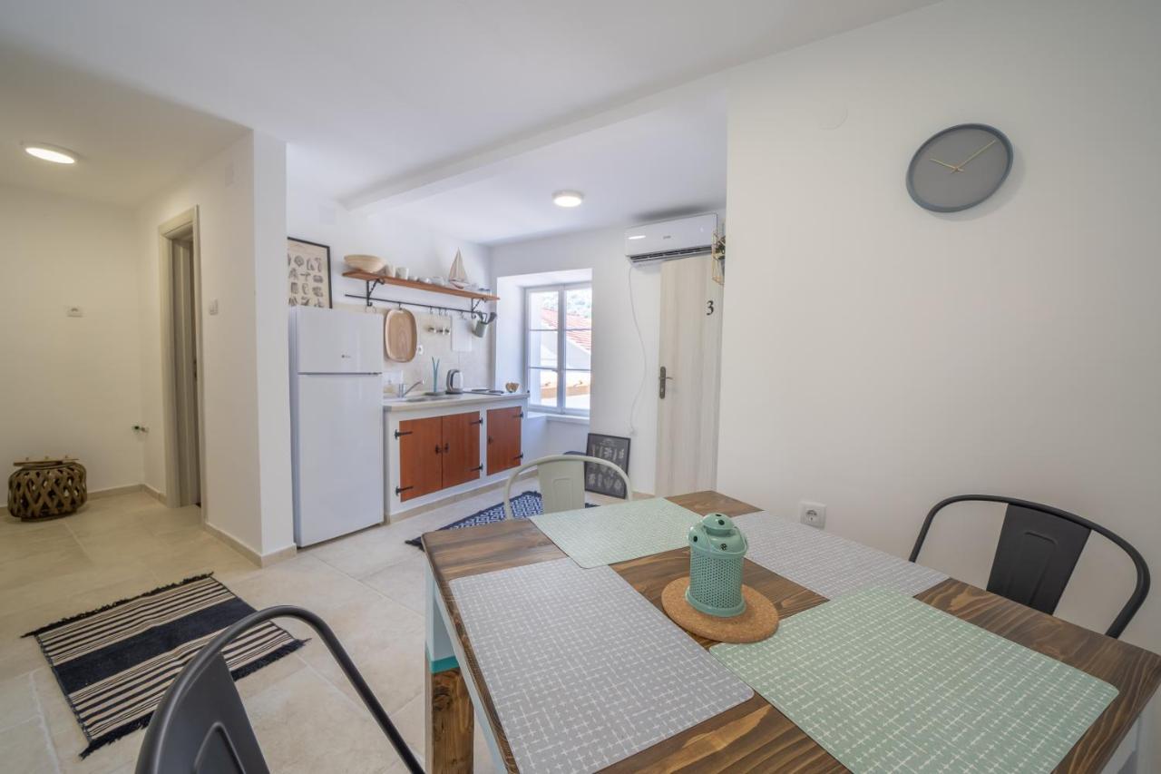 Apartments Oliva Рисан Екстериор снимка